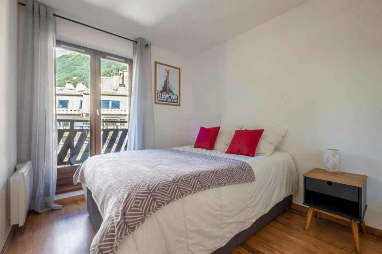 Modern Apt With Balcony In The Center Of Chamonix France